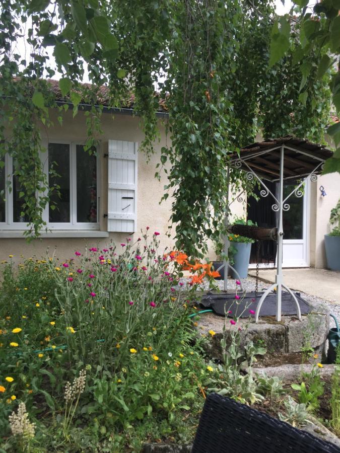 Le Gite Du Petit Renard: A Tranquil Gite With Pool Oradour-Saint-Genest エクステリア 写真