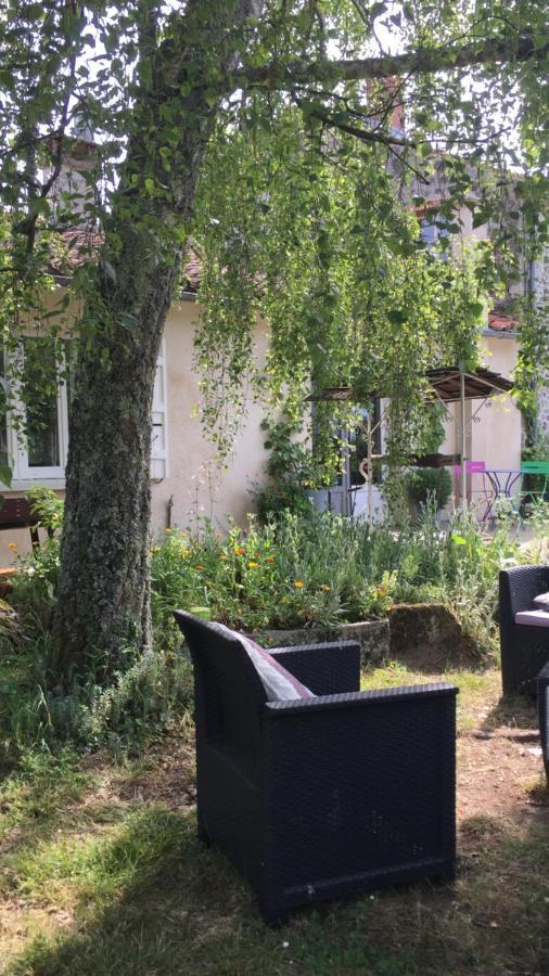 Le Gite Du Petit Renard: A Tranquil Gite With Pool Oradour-Saint-Genest エクステリア 写真